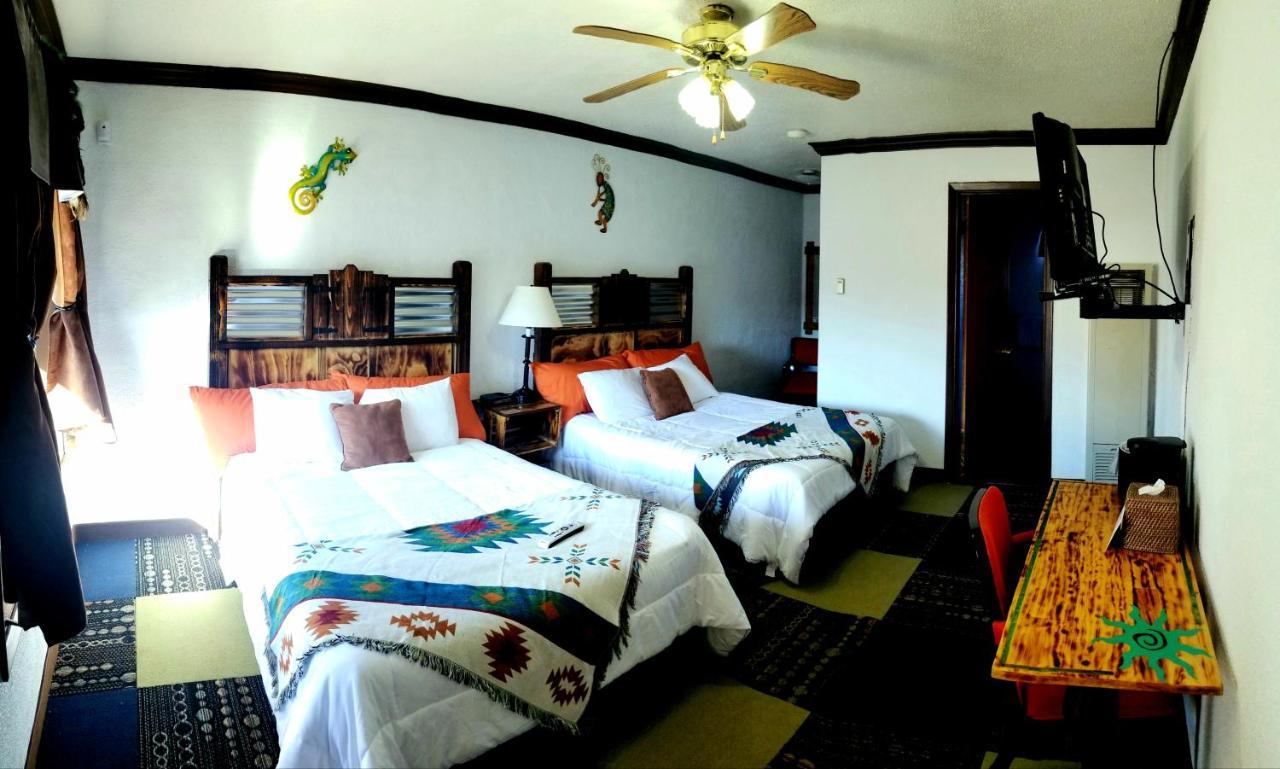 Adobe Sands Motel แพงกวิทช์ ภายนอก รูปภาพ